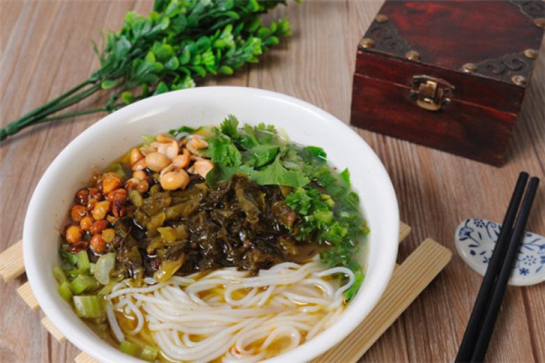 云朵朵鲜汤米线